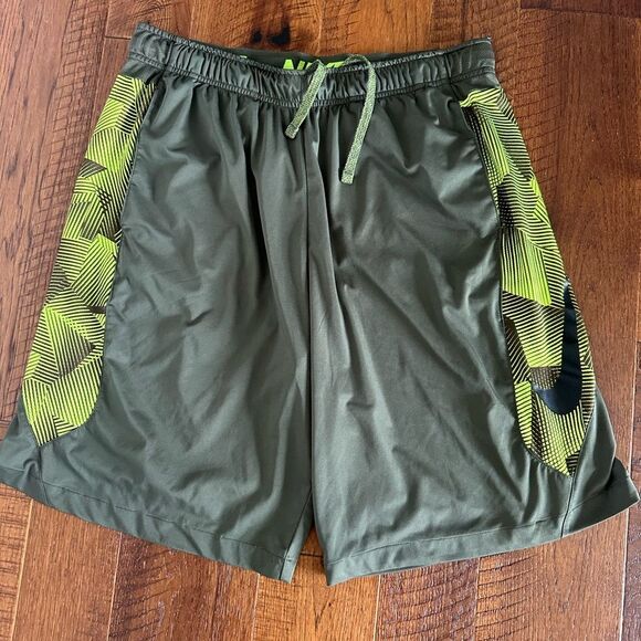 Nike Dri-Fit Shorts - Picture 1 of 3